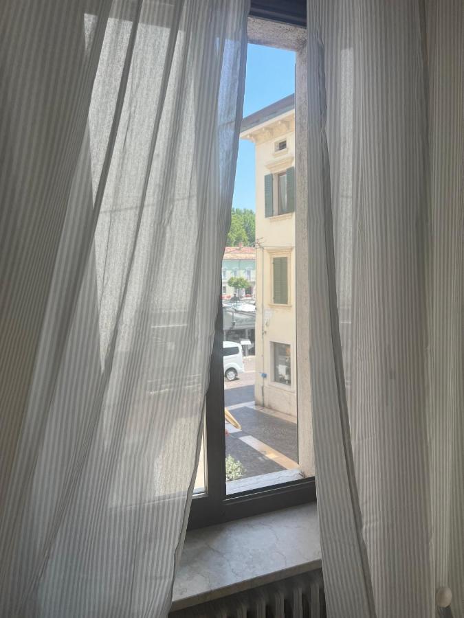 La Torretta Apartment Peschiera del Garda Luaran gambar