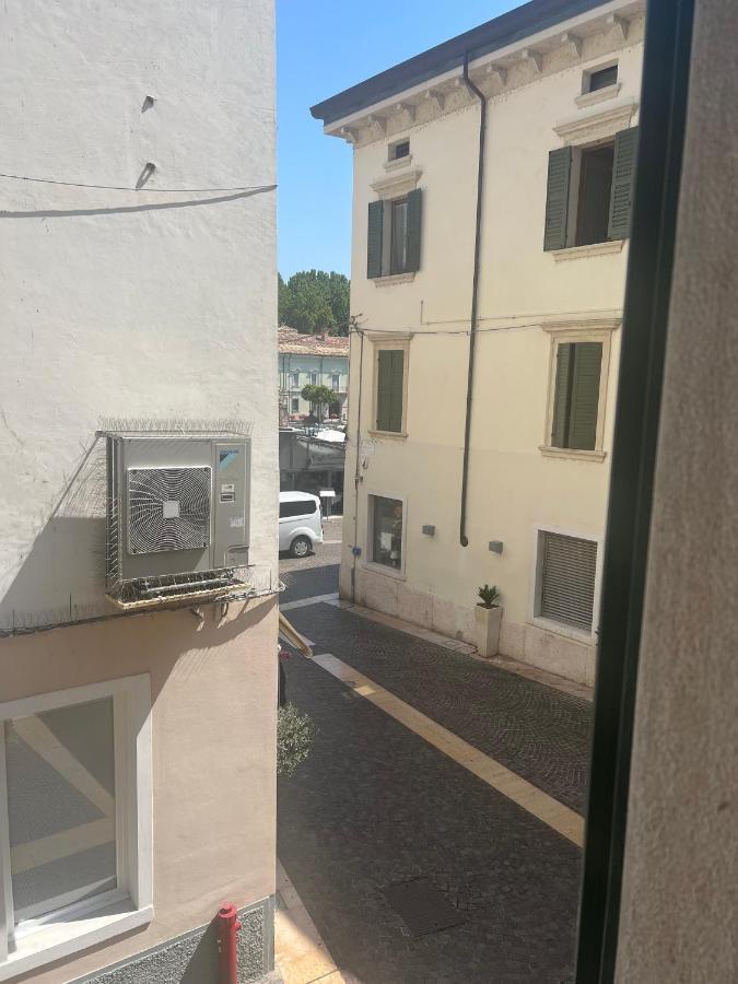 La Torretta Apartment Peschiera del Garda Luaran gambar