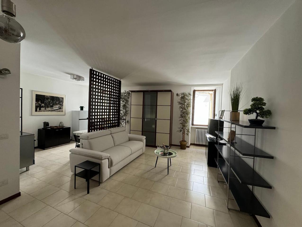 La Torretta Apartment Peschiera del Garda Luaran gambar