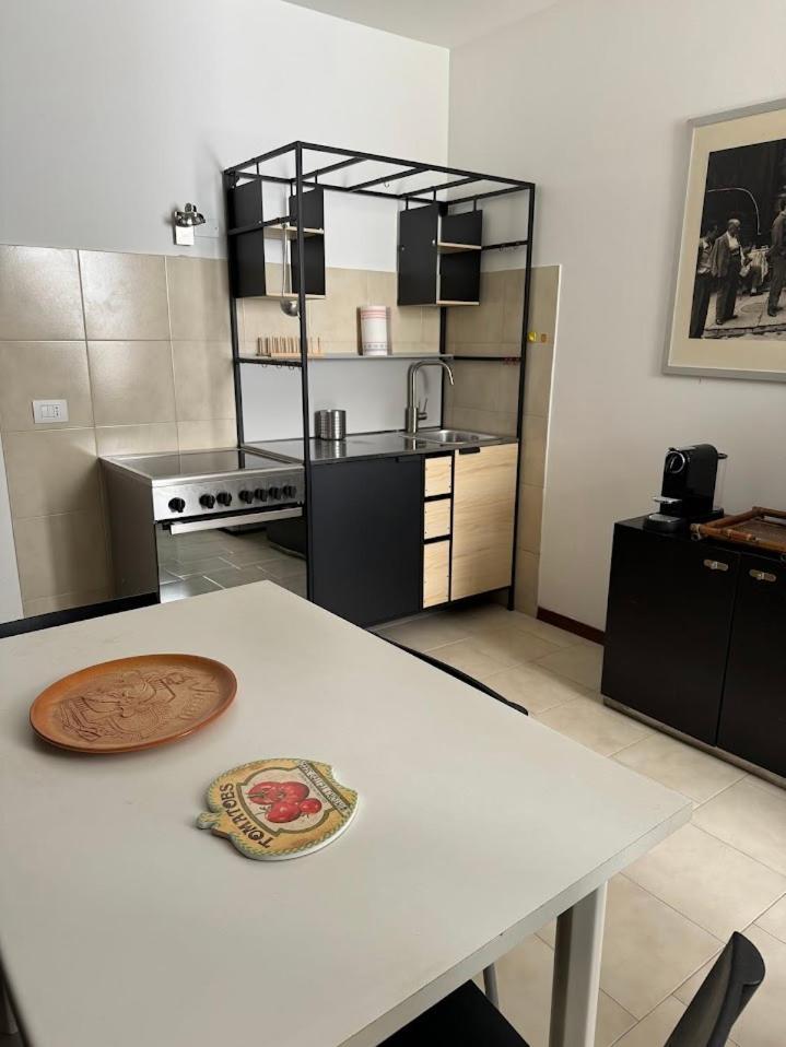 La Torretta Apartment Peschiera del Garda Luaran gambar