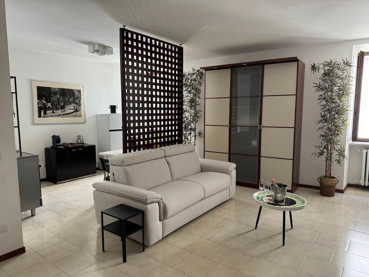 La Torretta Apartment Peschiera del Garda Luaran gambar