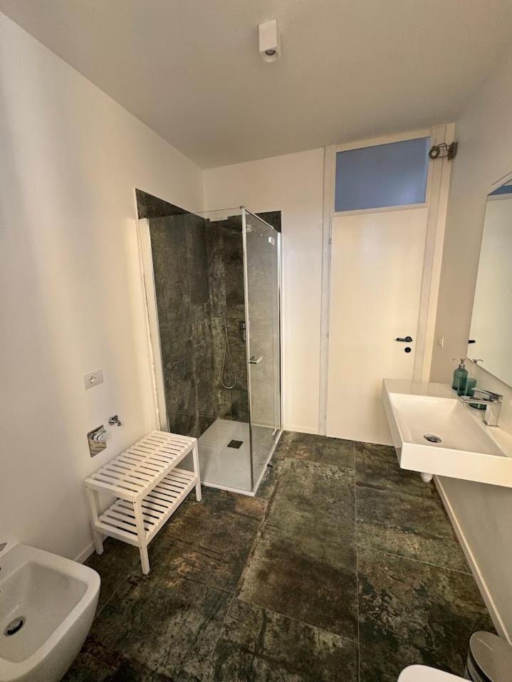 La Torretta Apartment Peschiera del Garda Luaran gambar