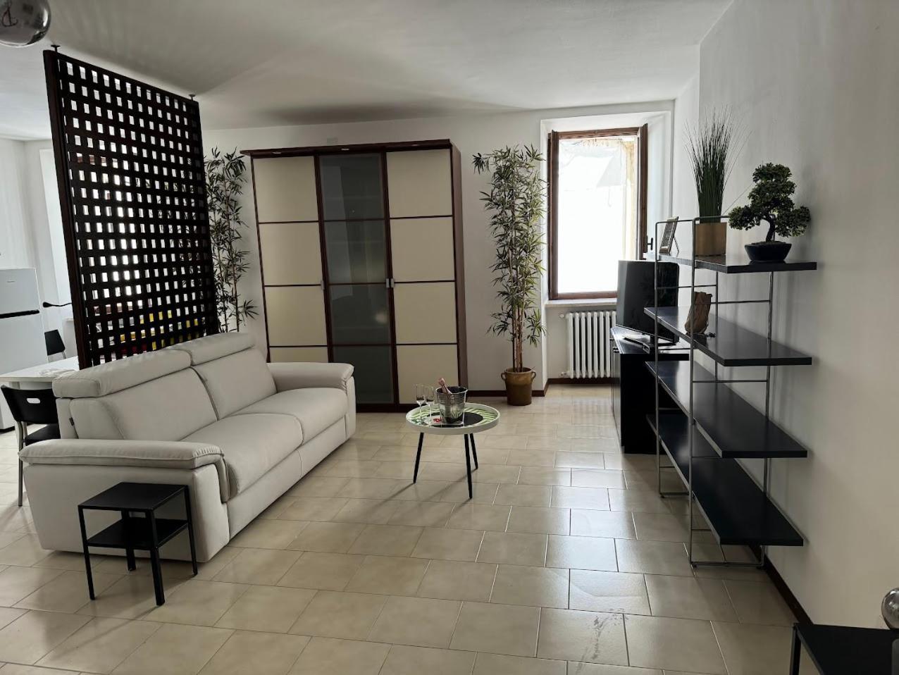 La Torretta Apartment Peschiera del Garda Luaran gambar