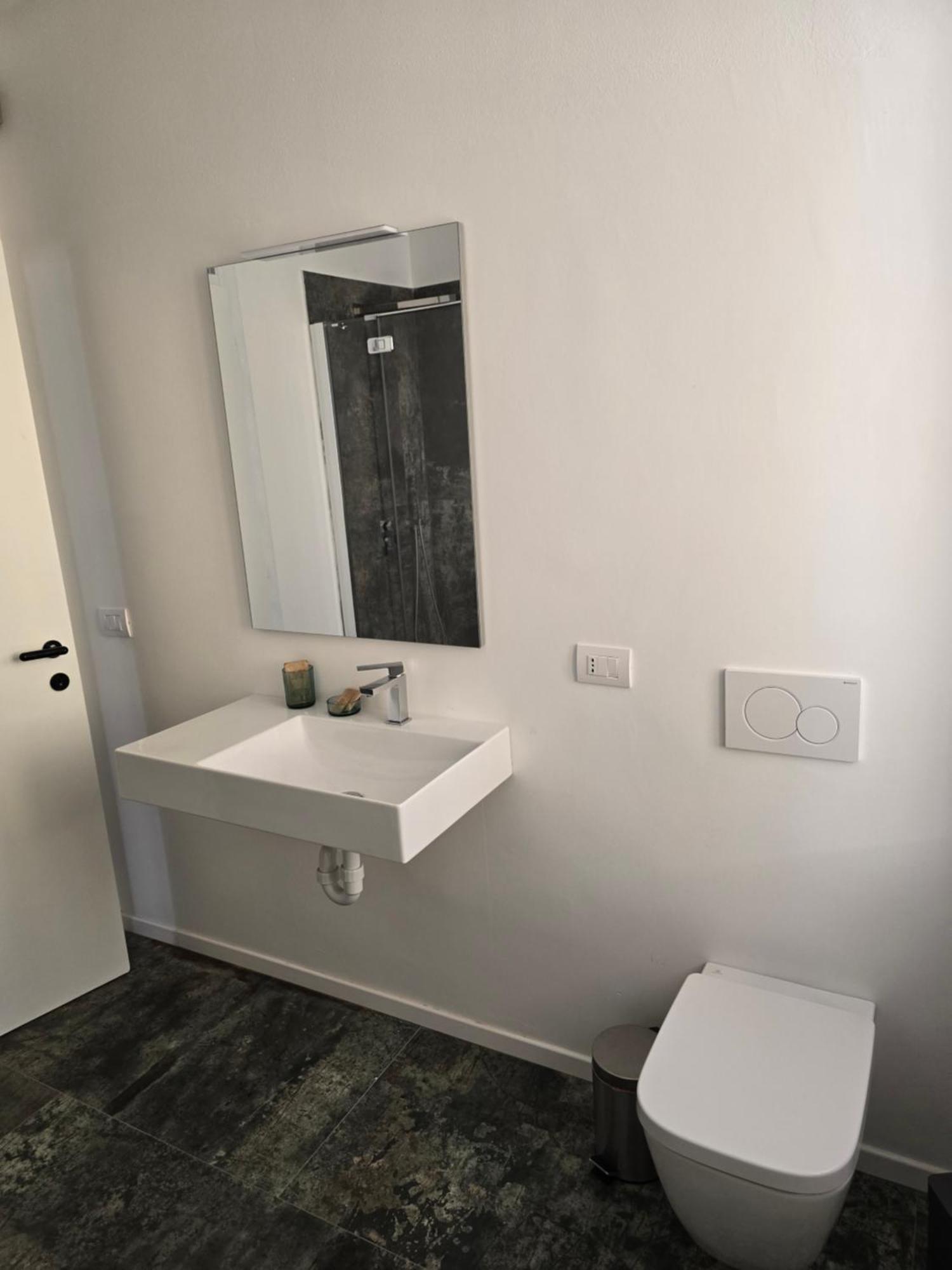 La Torretta Apartment Peschiera del Garda Luaran gambar