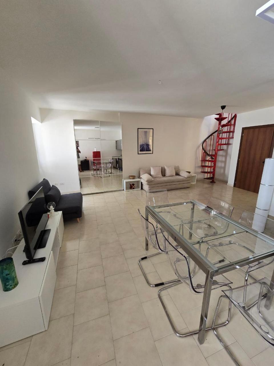 La Torretta Apartment Peschiera del Garda Luaran gambar