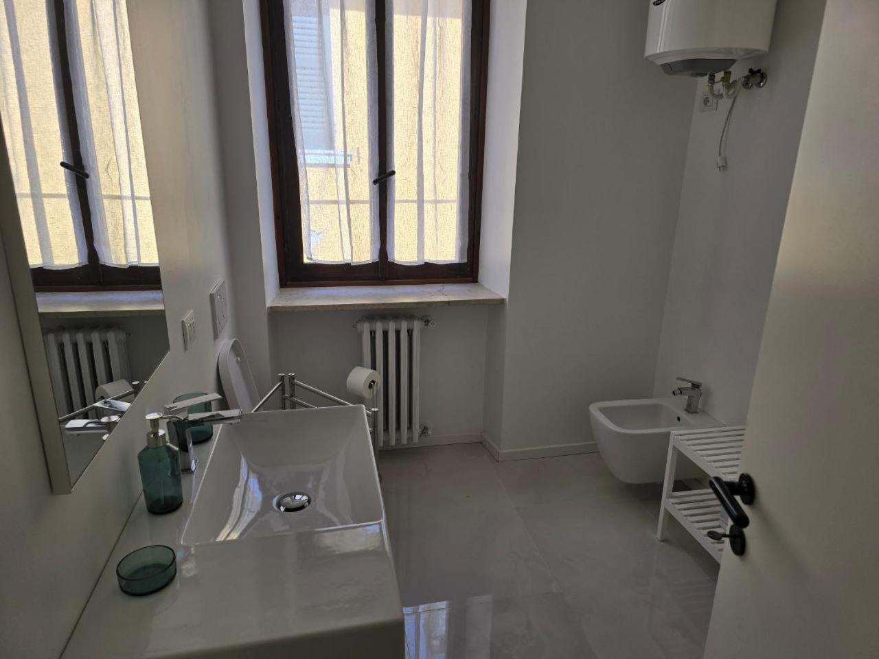 La Torretta Apartment Peschiera del Garda Luaran gambar