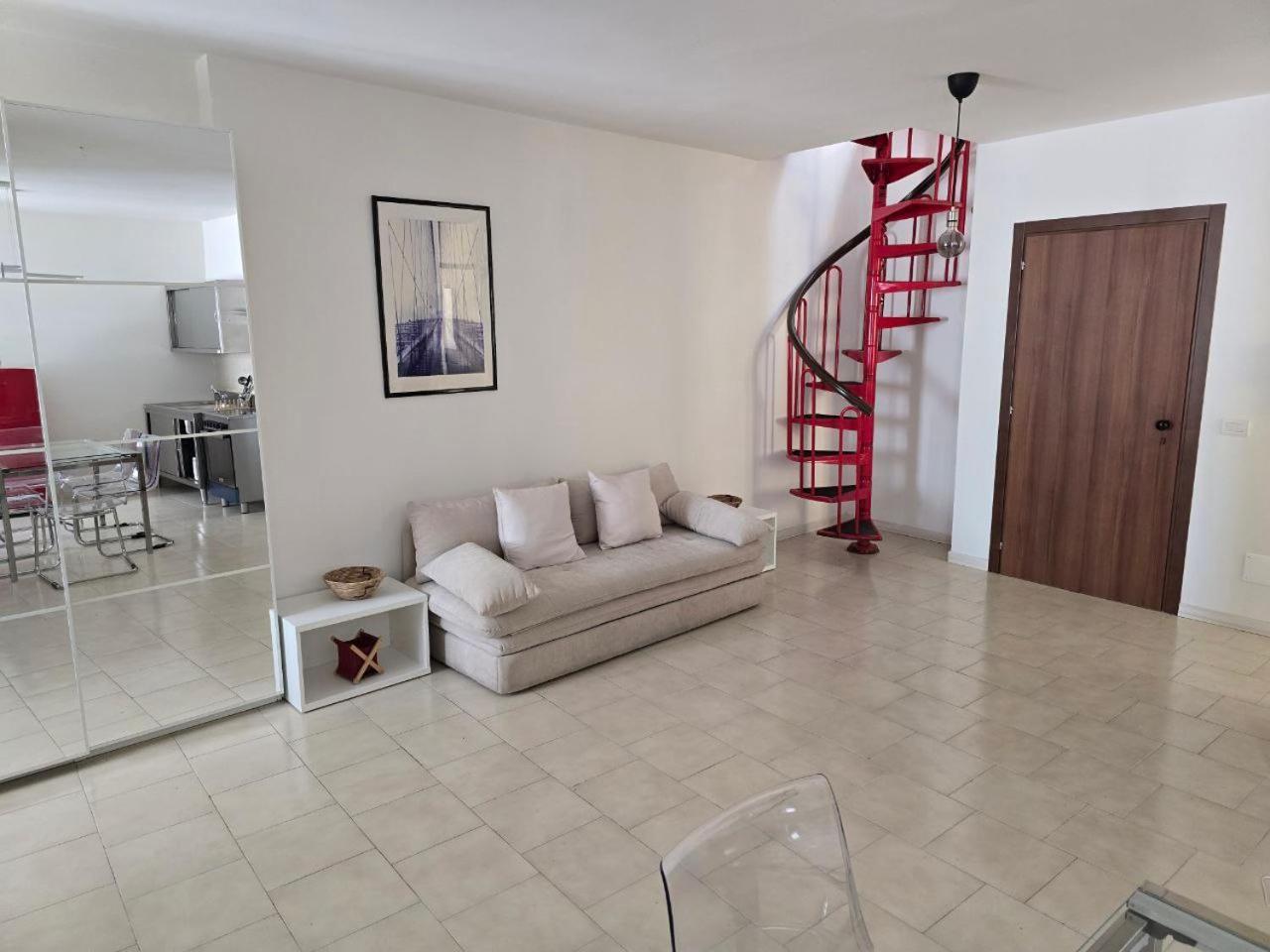 La Torretta Apartment Peschiera del Garda Luaran gambar
